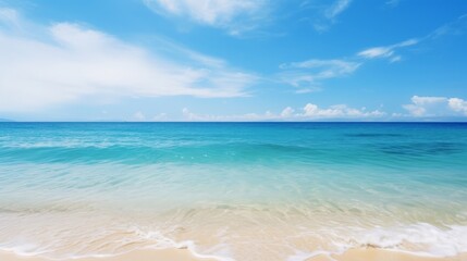 Obraz premium Summer background, tropical sea shore with beautiful blue water and sunny day. Copy space.