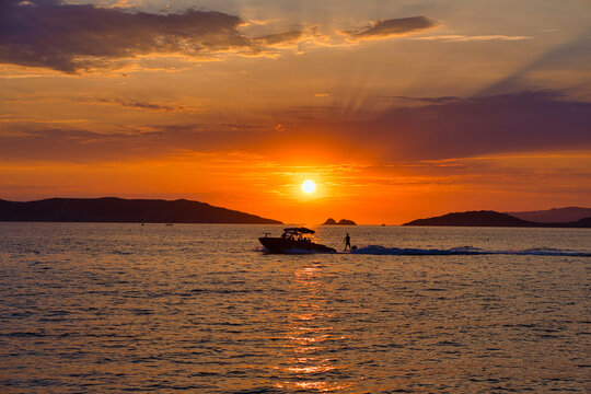 Yate en San Carlos, Sonora. Atardecer