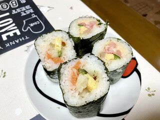 【おうちごはん】海鮮巻きずし断面