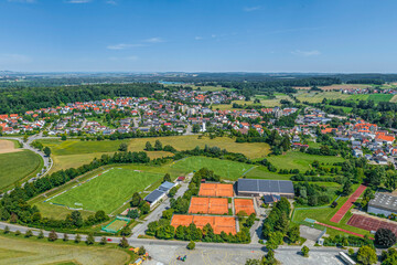 Ausblick auf Bad Schussenried in Oberschwaben im Sommer