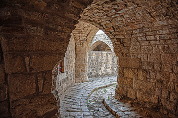Tunnelgasse im Dorf Dair al-Qamar, Chouf, Libanon