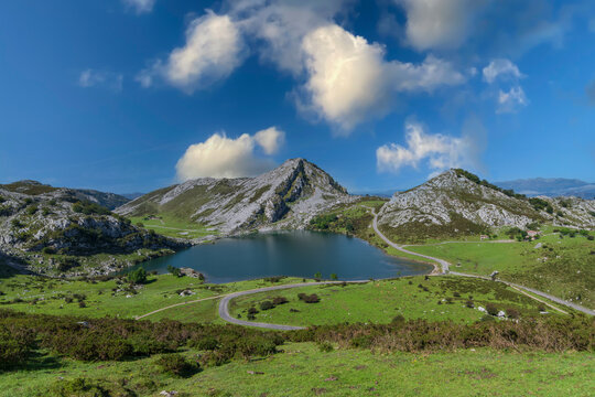 "Lagos De Covadonga" Images – Browse 2,251 Stock Photos, Vectors, and ...