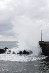 Oleaje en el faro