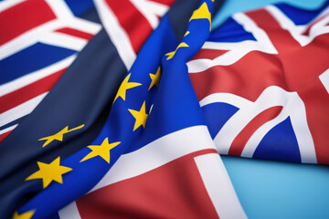 EU und England Flagge vor blauem Himmel im Wind als Hintergrund