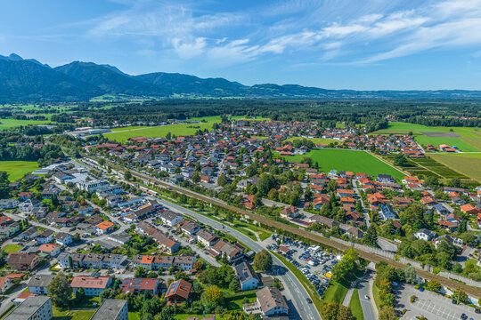 Blick auf die Ortschaft Raubling im Landkreis Rosenheim in Oberbayern