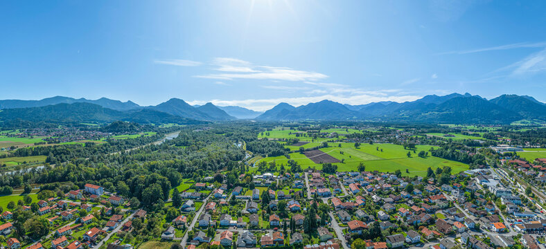 Ausblick auf das weite Inntal s&uuml;dlich von Raubling m Chiemgau