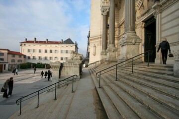 Fototapeta premium Basilique de Fourvière à Lyon et vues de Lyon