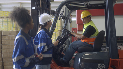 Warehouse manager discuss planning in factory - 746038278