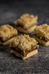 cake with dulce de leche cut ready to eat