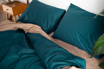 two-color washed cotton bed linen in bedroom