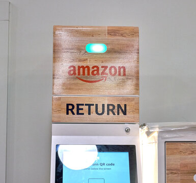 Amazon return at Whole Foods Market