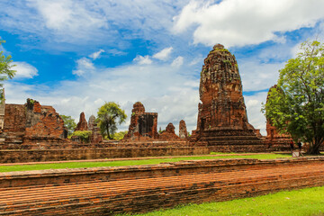Fototapeta na wymiar View of Wat Ratchaburana, Ayutthaya Thailand, landscape concept.