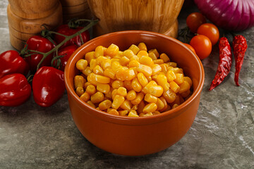 Sweet canned ripe corn grain