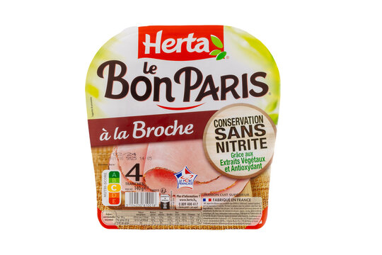 paquet de jambon "le bon Paris" fabriqu&eacute; par Herta, isol&eacute; en gros plan