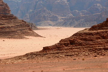 Fototapeta premium wadi rum desert country. the fascinating arid and desert landscape of Wadi Rum, Jordan