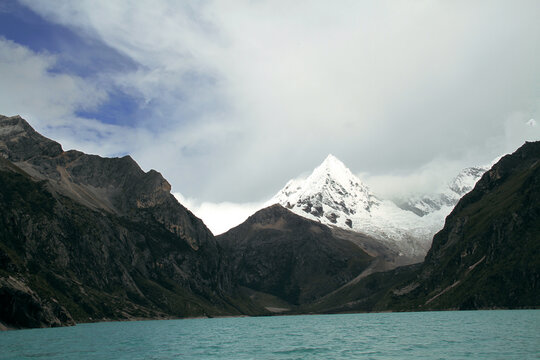 Laguna Par&oacute;n , la mejor vista de los nevados de Ancash de la cordillera blanca , Per&uacute;.  Las fotogrfias de la naturaleza marca la experiencia de tu arte y la inspiraci&oacute;n de tus sue&ntilde;os.