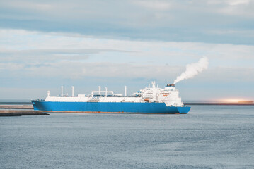 Air Pollution From LNG Tanker Exhaust Gases Emission