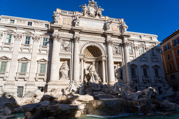 trevi fountain city