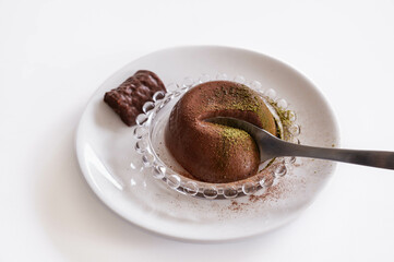 手作りのチョコレートプリン