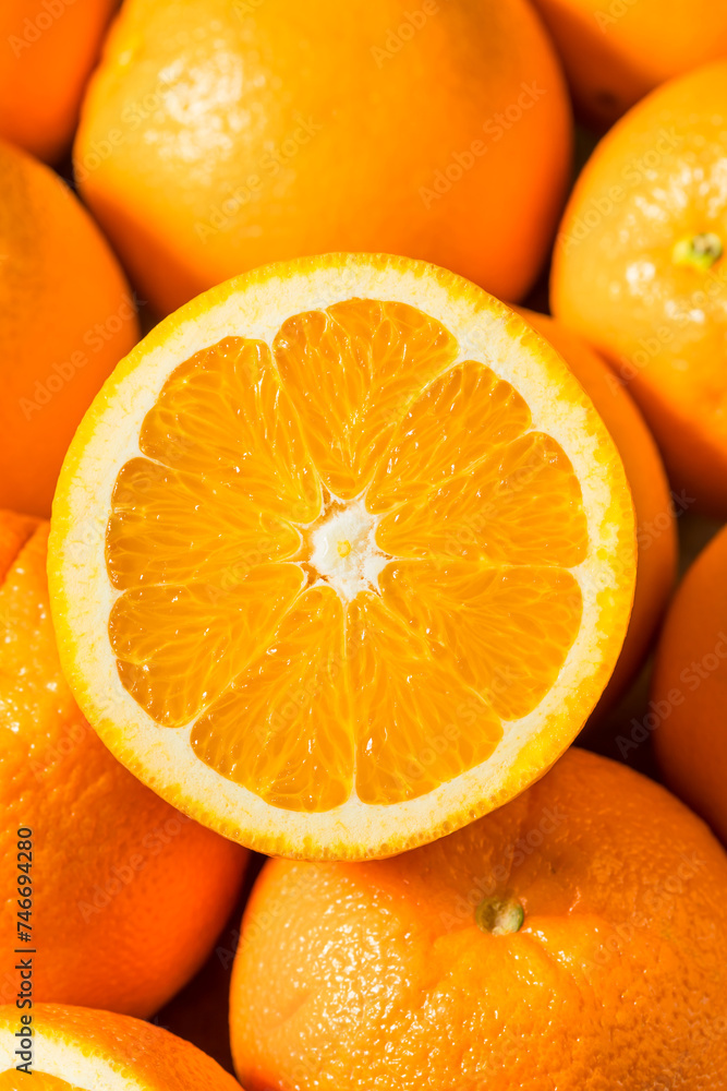 Poster raw organic juicy oranges