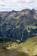 Osttirol vom Roten Kinkele aus, unten Kamelisenalm