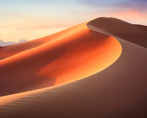 Schilderijen op glas The quiet beauty of a desert morning, with soft light illuminating the landscape © 1st footage