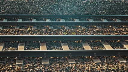 Gordijnen Railway Tracks on Pebble Rock Ballast Trackbed and Railway Sleepers © rohawk