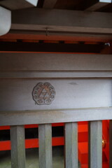 日本の神奈川県、江ノ島にある神社に参拝