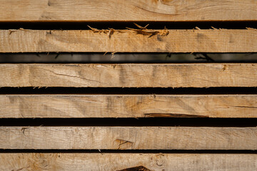 Holzbretter müssen erst trocknen bevor man sie für weitere Projekte verwendet.