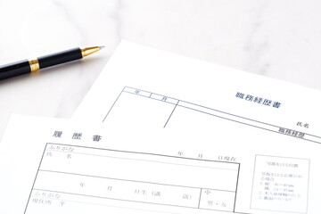 履歴書と職務経歴書は転職に必須の応募書類
