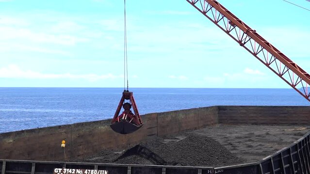 Unload coal in coal mining