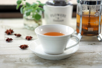 ティーカップに注いだルイボスティー