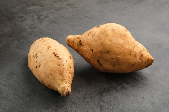 Raw Sweet Potatoes Root Tuber (ubi jalar)
