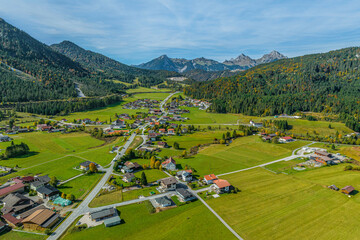 Die Tiroler Gemeinde Heiterwang im Tal Zwischentoren von oben
