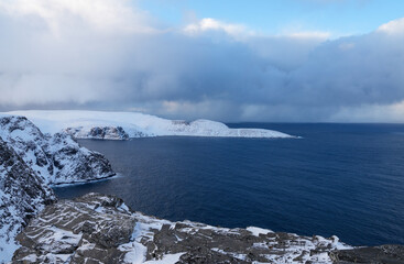 Winterwetter auf dem Meer vor dem Nordkap