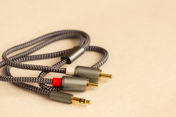 Tulip and mini-jack connection cable for HI-FI