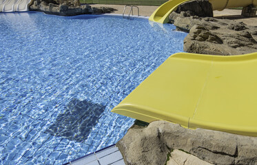 Slide in a pool - 747087479