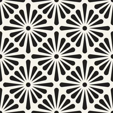 Vector seamless pattern. Repeating geometric elements. Stylish monochrome background design.