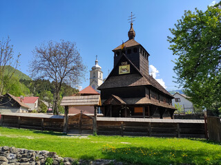 Fototapeta na wymiar Wooden church in a village in western Ukraine