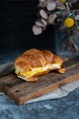 Schinken-Käse-Croissant