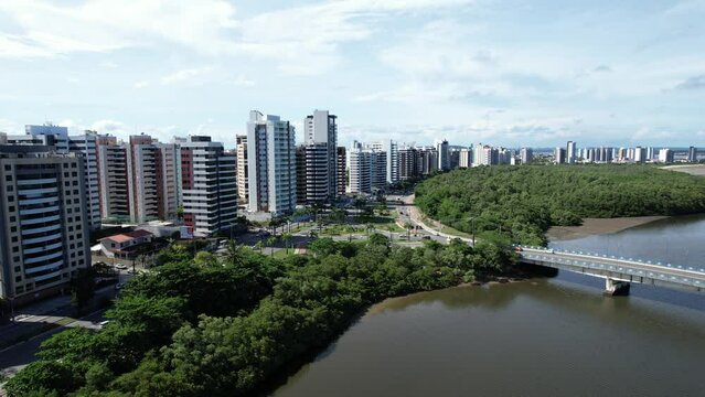 Cidade de Aracaju em Sergipe Vista de cima com drone 4k - Nordeste - Brasil