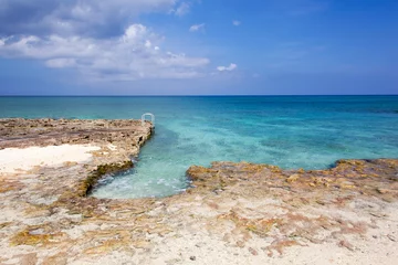 Crédence de cuisine en verre imprimé Plage de Seven Mile, Grand Cayman Grand Cayman Island Seven Mile Beach With A Ladder