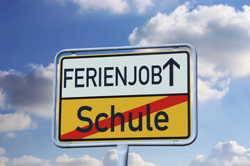 Symbolbild Ferienjob: Ortsausgangsschild mit der Aufschrift SCHULE und FERIENJOB (Composing)
