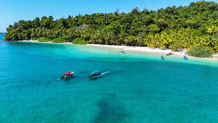 Fototapeta na wymiar Drone images of a paradise Panamanian island
