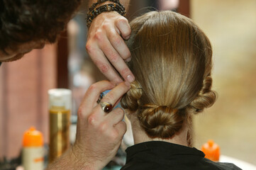 Fototapeta premium Femme chez le coiffeur.