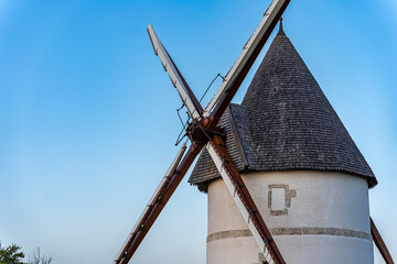 photo d'un moulin sur l'&icirc;le d'Ol&eacute;ron