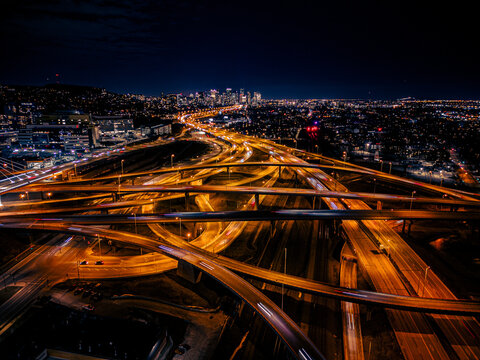 &eacute;changeur autoroute la nuit 