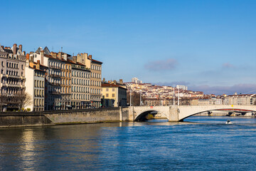 Immeubles colorés des bords de Saône à Lyon