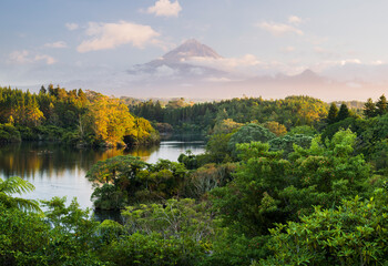 Lake Mangamahoe, Mount Taranaki, Nordinsel, Neuseeland, Ozeanien