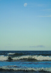 Mar, cielo y luna (sea, sky and moon)